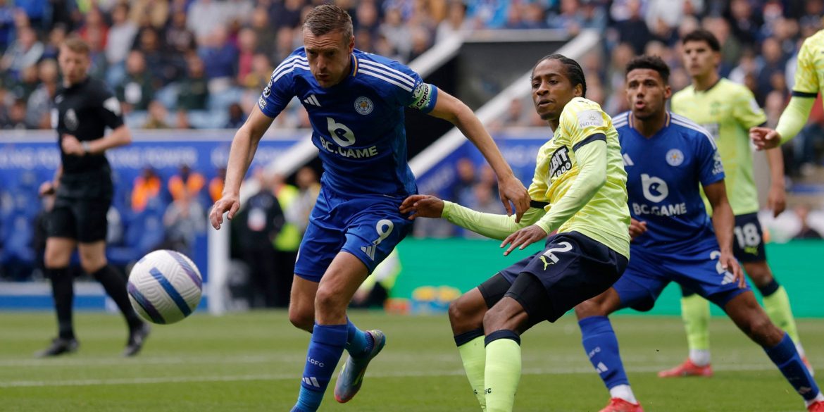 Everton enter race to sign England full-back who can play on both flanks