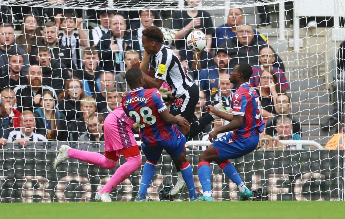 Newcastle: Paul Robinson react as Mason dropped from VAR