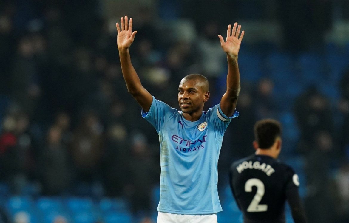 Fernandinho will leave Man City in 2022